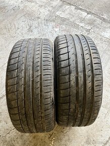 215/35 r19 - 2