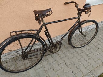 Starý historický bicykel - 2