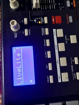 KLavesy Akai MPK 61 Professional - 2