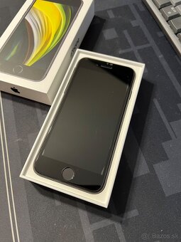 iPhone SE 2020 Black 64GB - 2