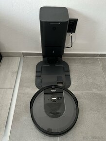 Robotický vysávač iRobot Roomba i7+ - 2