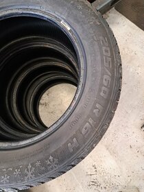 Zimné pneumatiky 205/60 r16 - 2