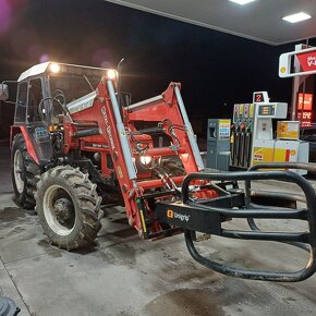 Zetor 7045 s čelným nakladačom. - 2