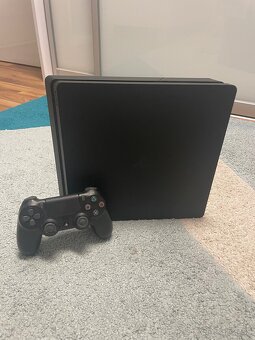 PS4 SLIM + HRY ‼️AKO NOVÁ‼️ - 2