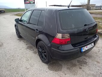 Golf 4 - 2