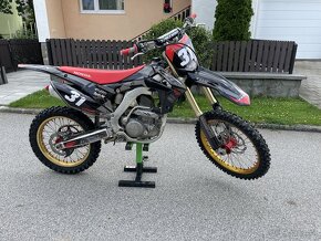 Predám hondu CRF250R 2017 - 2