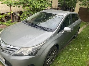 Toyota Avensis 2,2 - 2