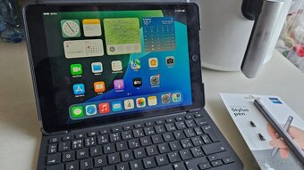 Apple iPad 9.gen wifi 64GB + klávesnica a náhradná ceruza - 2