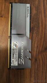 G.Skill Trident Z RGB 2x16GB DDR4 - 2