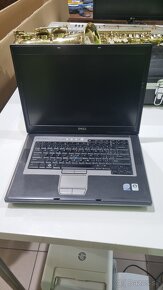 notebook Dell latitude D830 - 2