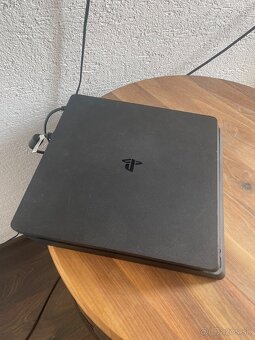 Ps4 slim - 2