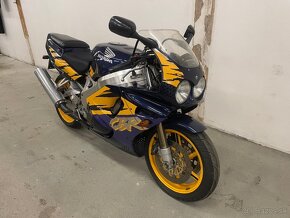 Honda CBR 900RR Fireblade SC28 youngtimer - 2