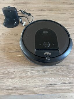 Lacno predam roboticky vysavac iRobot Roomba i7 - 2