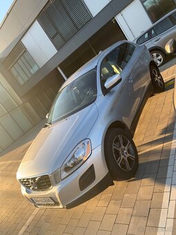 Volvo XC60 D5 AWD Momentum - 2