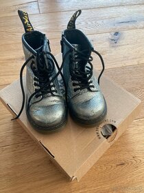 Štýlové Dr.Martens 22 metalická farba - 2