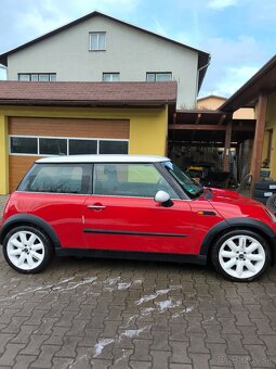 Mini Cooper r50 1.6 85kw, 2005 ,Nové zimní i letní pneu. - 2