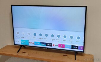 43" QLED 4K UHD Smart TV Samsung (QE43Q60R) - 2