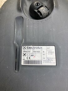 Predám kvalitný sáčkový vysávač Electrolux za 40eur - 2