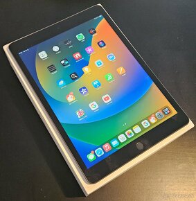 Apple iPad 9. Generácia WiFi 64GB - 2