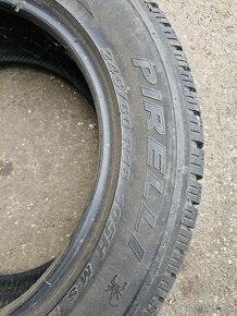 Pirelli 245/60 R18 zimné pneu - 2