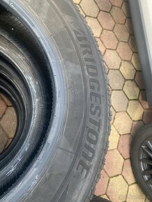 bridgestone 215/65 r17 - 2