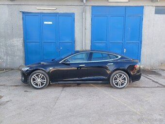 Tesla Model S85 - 2