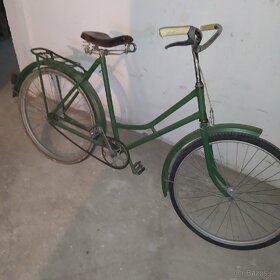 Stary retro bicykel - 2