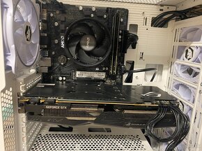 Ryzen 5 4500 / GTX 1080ti / 16GB RAM - 2