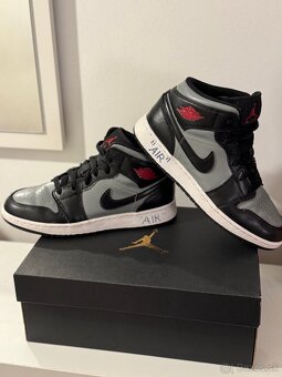 Nike air jordan 1 Mid - 2