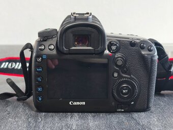 Canon 5D Mark IV - 2