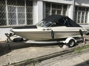 Predám motorový čln Bayliner,  motor mercruiser 3,0 - 2