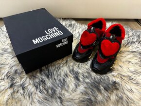 Love Moschino huňaté botasky sneakersy - 2