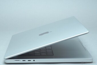 ZÁRUKA/Macbook Pro 16.2"/M1 PRO/32GB RAM/1TB SSD) SilverCZ - 2