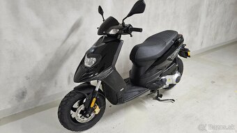 Piaggio Typhoon 125 Black, rok 3/2013, najeto 4.t.km. Top. - 2