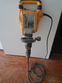 Predám búracie kladivo dewalt - 2