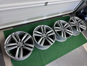 VW Kansas 5x112 R18 orig. - 2