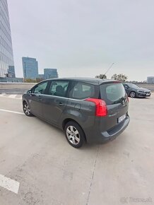 Na predaj rodinné auto – Peugeot 5008 (2010) - 2