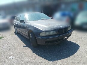 Rozpredám BMW E39 520i (motor+prevodovka predaný) - 2