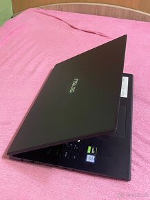 Asus Vivobook 15" - 2