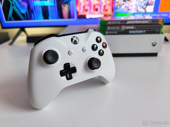 XBOX ONE S 1TB / HRY - 2