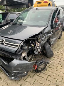 Rozpredam Citroen Berlingo 1,6 HDi Blue Multispace - 2