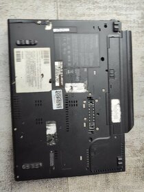 ThinkPad T400 - 2