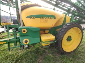 Na predaj postrekovač John Deere 732 - 2