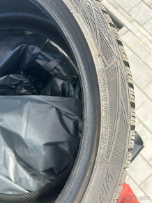 zimne pneu dvojrozmer 225/40 R19 a 255/35 R19 - 2