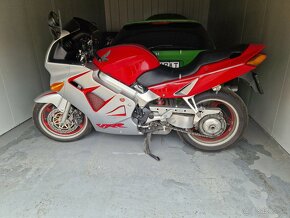 Honda VFR 800 FI - 2