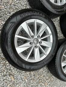 Predám zimnú sadu VW 5x112 R15 zimné pneu 195/65 R15 - 2