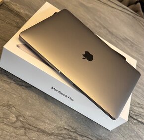 MacBook Pro 13,3" 2022 M2 8GB/256Gb Kozmický sivý SK - 2