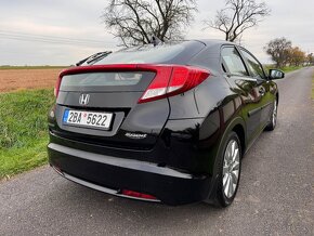 Honda Civic 2.2i-DTEC 110KW r.v 9/2013 naj 134tkm Výbava: Mu - 2