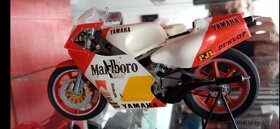 Model pretekárskehej moto GP YAMAHA PJ 1 - 2