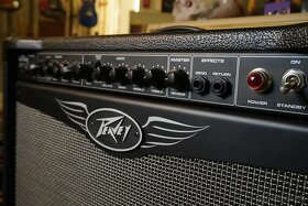 Peavey celolampové gitarové kombo Valveking - 2